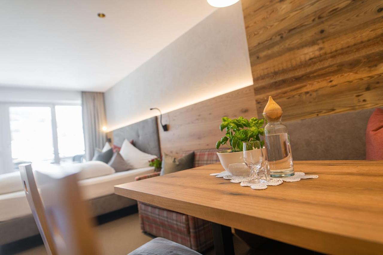 Aparthotel Hochland Gmbh Nauders Kültér fotó